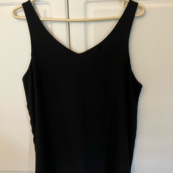 Black sleeveless top - Picture 2 of 7